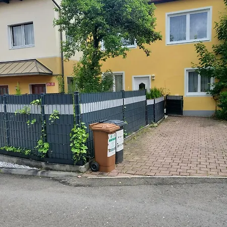 Naehe Red Bull Ring Mit Eingezaeunten Garten *