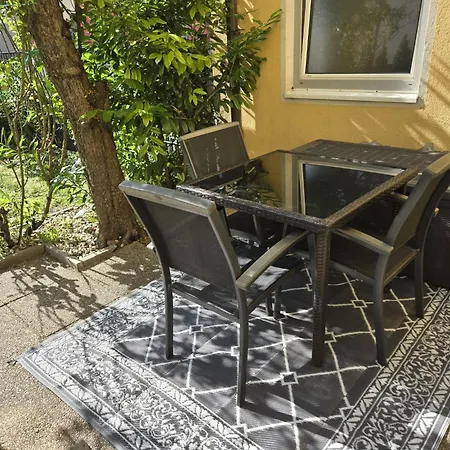 아파트 Naehe Red Bull Ring Mit Eingezaeunten Garten 쥬덴버그