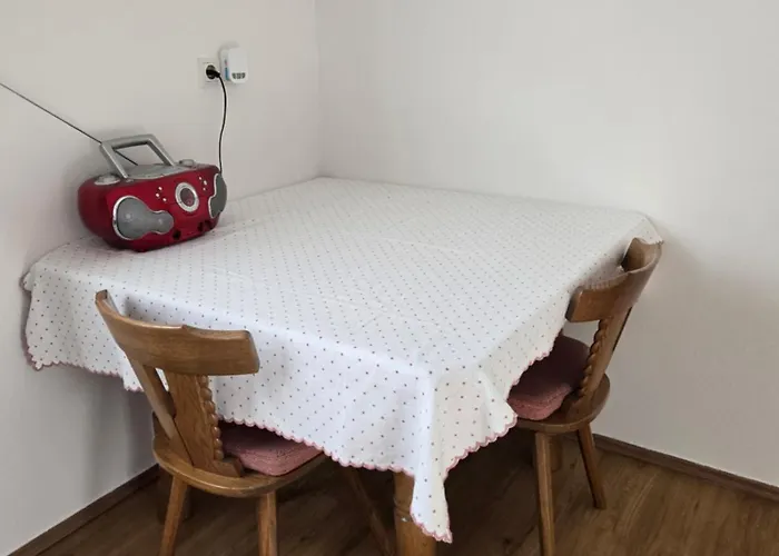 Naehe Red Bull Ring Mit Eingezaeunten Garten 尤登堡