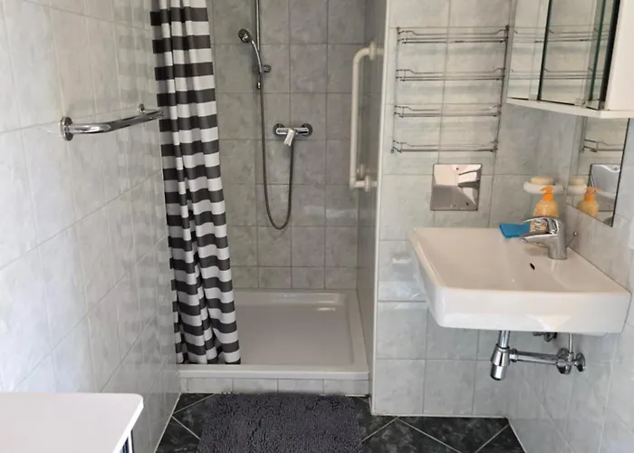 Naehe Red Bull Ring Mit Eingezaeunten Garten 尤登堡